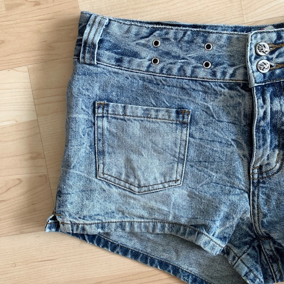 Mid Rise Vintage Denim Shorts - Picture 7 of 10